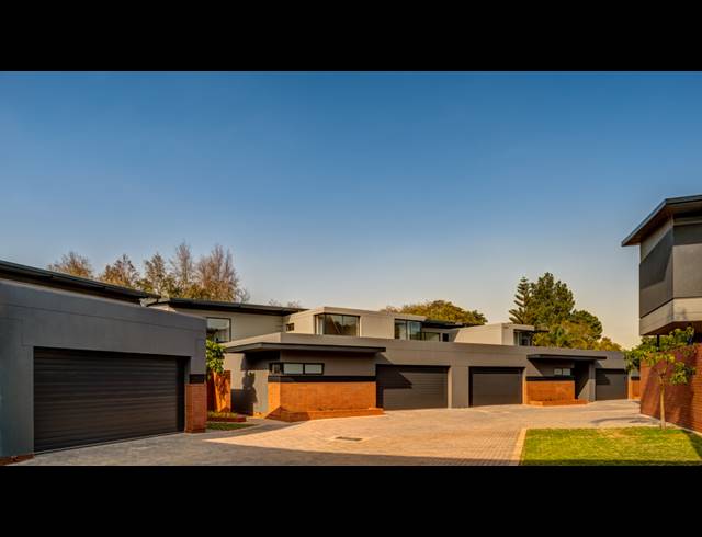 4 BEDROOM CLUSTER TO LET IN WATERKLOOF RIDGE